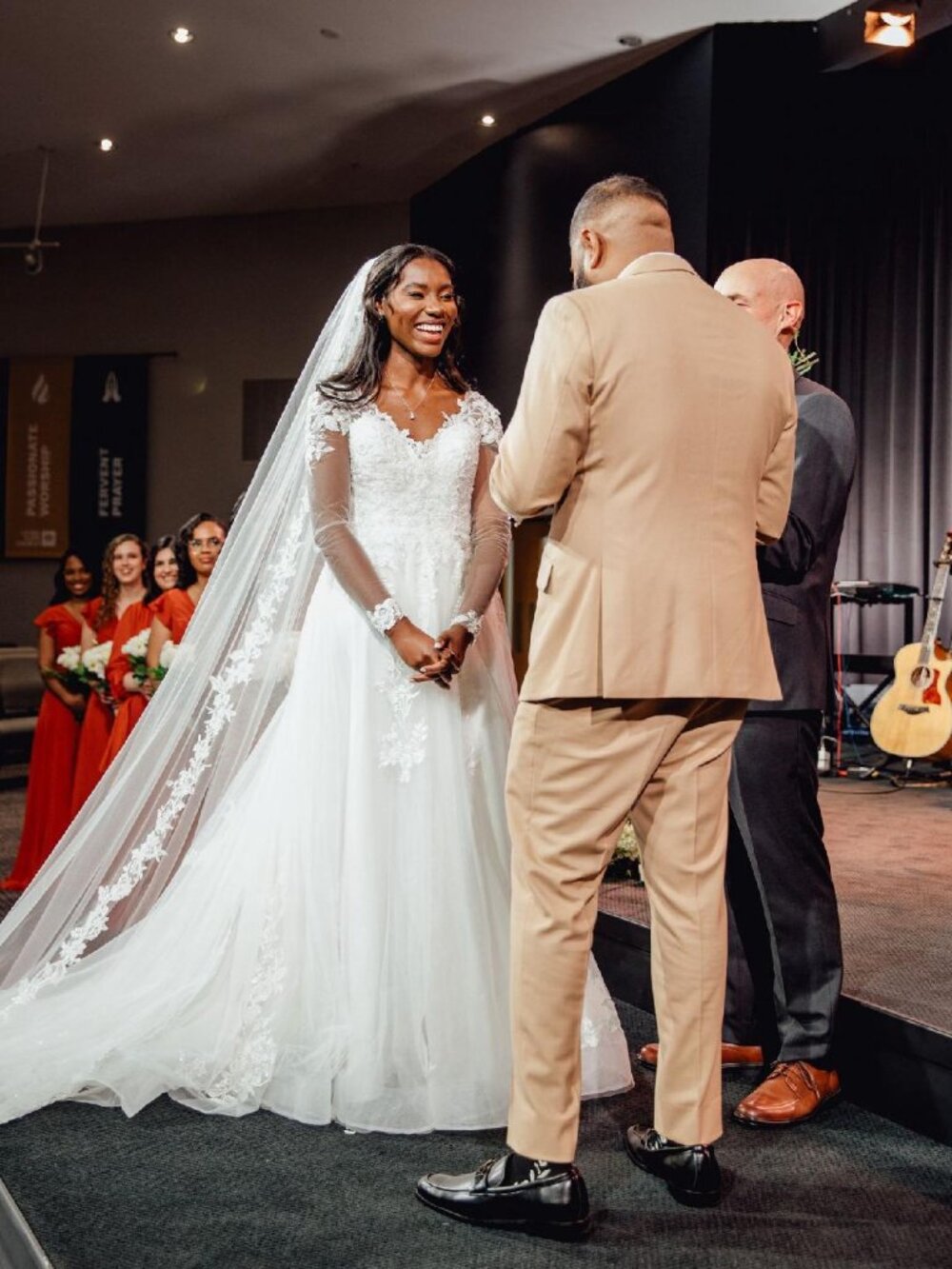 WEDDING DRESS WITH VEIL - Picture 7 of 12